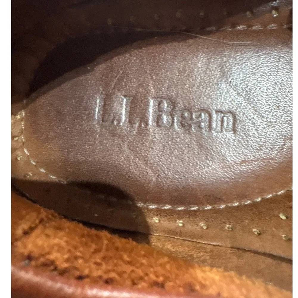LL Bean Mens Handsewn‎ Moccasins Brown Leather Vibram Sole Boat Shoes 9 0462